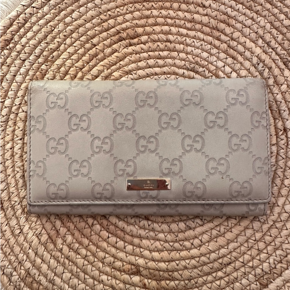 Authentic Gucci GG Signature Leather Wallet